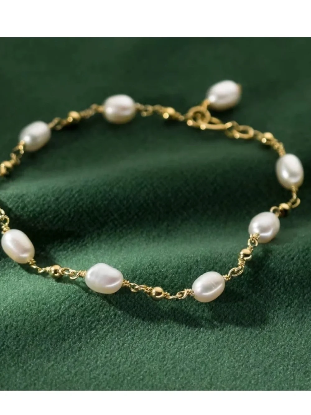 Gold Chain Bracelet with White Pearls